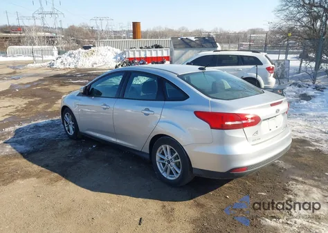 2016 Ford Focus Se z USA, uszkodzony, nr VIN 1FADP3F27GL265858